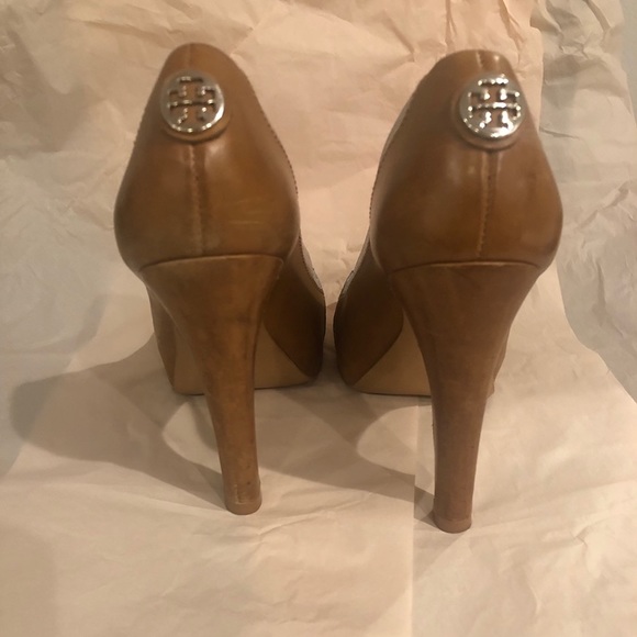 Tory Burch leather peep toe heels - Picture 4 of 7